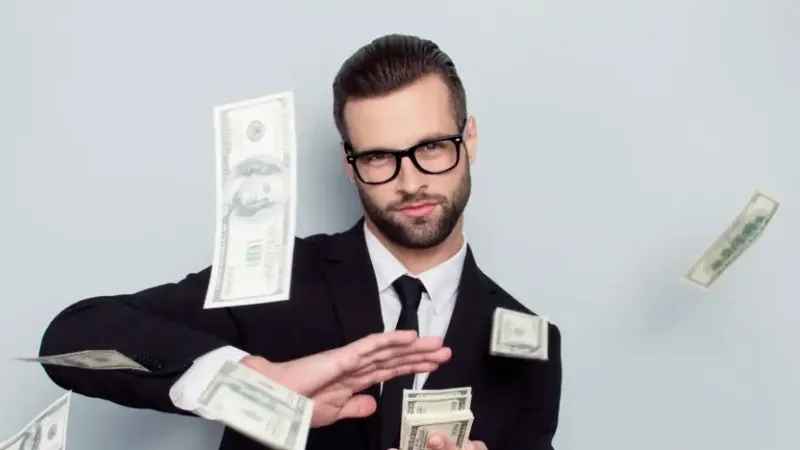 Названы пять самых жадных мужчин по знаку зодиака