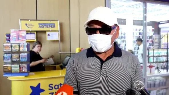 Траннилер өздерін сорып жатыр