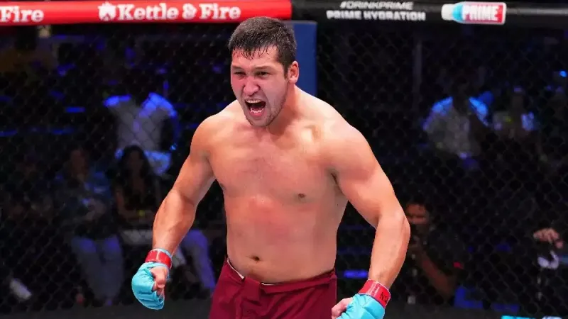 Казахстанский боец Дияр Нургожай проиграл сопернику из Кыргызстана на UFC