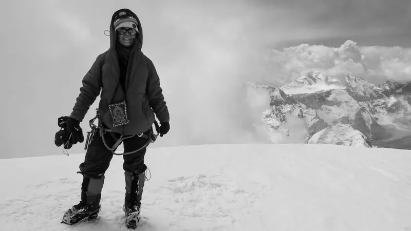 Тело альпинистки, погибшей на самом опасном пике СНГ, пролежит в горах Кыргызстана до 2026 года