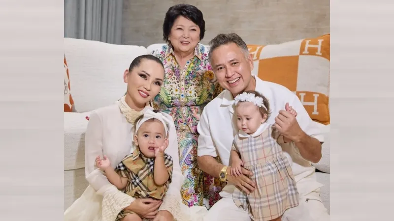 Баян Алагузова с размахом провела тұсау кесу для младших дочерей