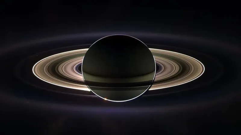 Где и когда казахстанцы смогут увидеть Сатурн, "лишенный" колец