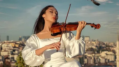 Дженнифер Лопес показала видео Меруерт Бахыт, фото - Новости Zakon.kz от 25.08.2025 06:50