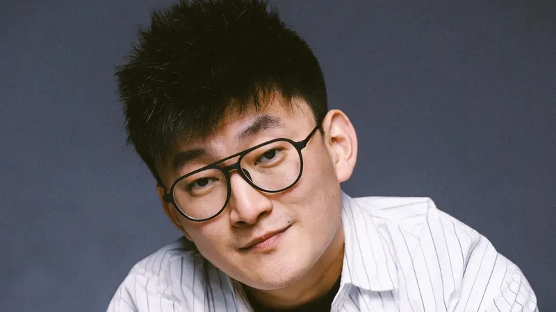 Казахстанец Александр Лим стал победителем "Новой волны-2025"