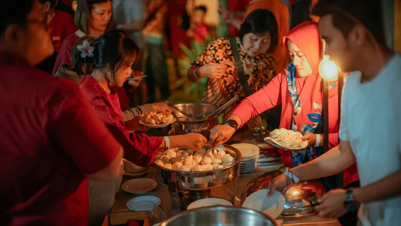 Вспышка сальмонеллеза: на популярном курорте отравились более 100 человек