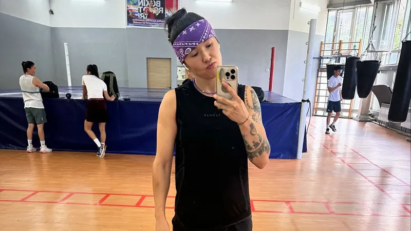 Капуста, брокколи, а после бургер на ночь: Назым Кызайбай рассмешила Казнет роликом о вечной диете