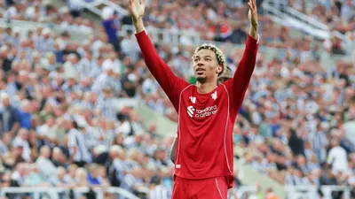 Футбол 3 Гола Ливерпуль, фото - Новости Zakon.kz от 26.08.2025 13:41