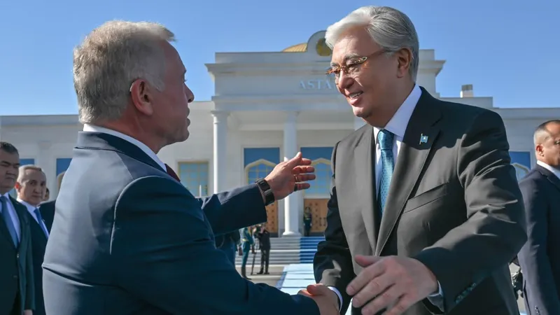 Токаев проводил короля Иордании в аэропорту Астаны