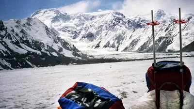 вещи альпиниста в горах, фото - Новости Zakon.kz от 27.08.2025 15:40