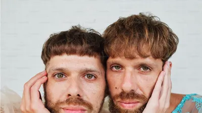 Братья-близнецы, фото - Новости Zakon.kz от 29.08.2025 01:57