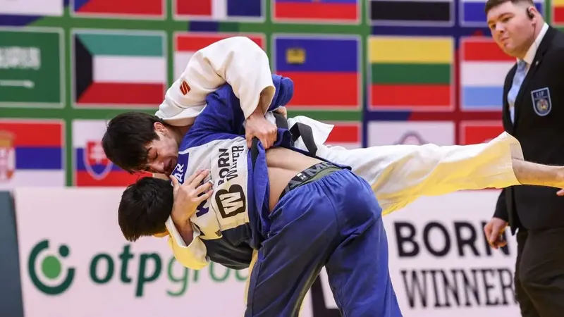 Казахстан лишили "золота" чемпионата мира по дзюдо в Болгарии