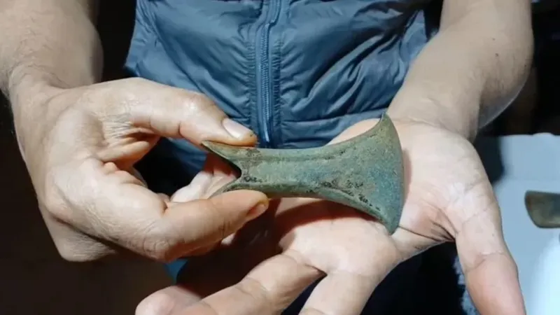 Археологи нашли 3000-летний топор из внеземного металла