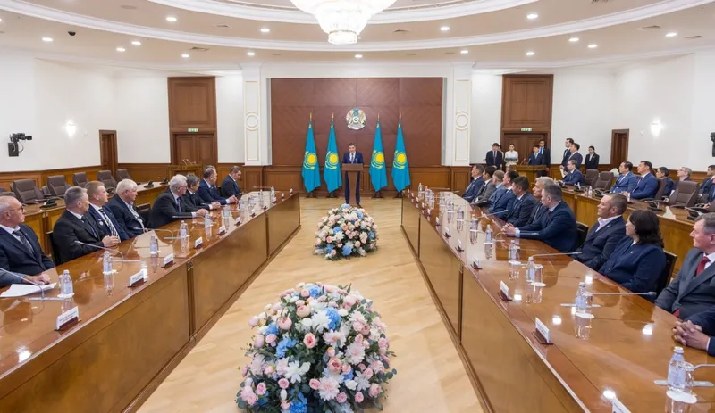 Государственные награды от имени Токаева вручили шахтерам