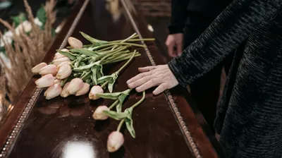 Гроб, цветы, прощание, фото - Новости Zakon.kz от 28.08.2025 23:21