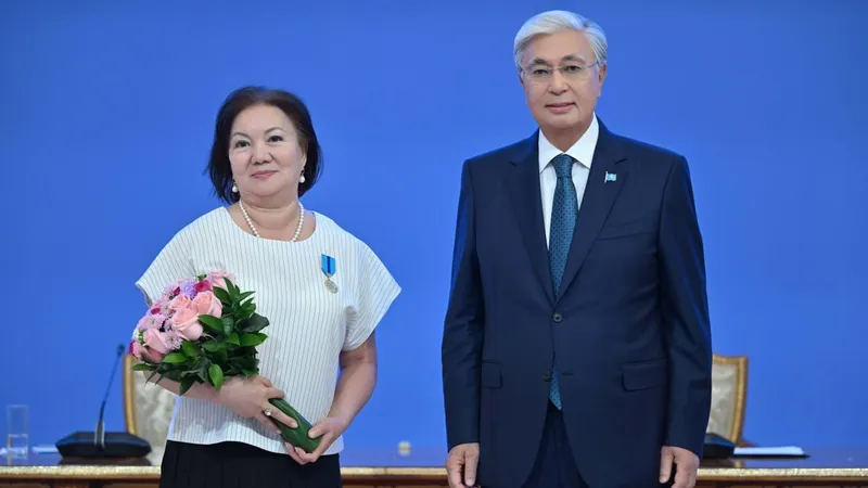 Президент наградил орденами ряд казахстанцев