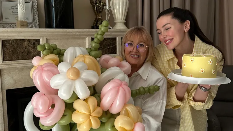 Дочь Анастасии Заворотнюк поделилась фотографиями бабушки в честь ее 82-летия