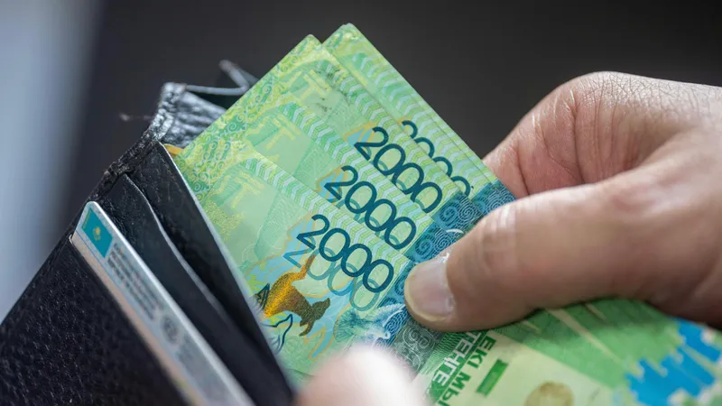 Около 22 млрд тенге выплатили казахстанцам, оказавшимся в сложной жизненной ситуации