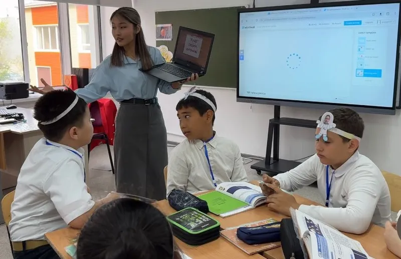 Учителя ощущают поддержку государства: молодой педагог из Актобе выразила благодарность президенту, фото - Новости Zakon.kz от 29.08.2025 12:25