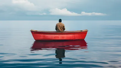 мужчина на лодке в открытом водоеме, фото - Новости Zakon.kz от 30.08.2025 10:36