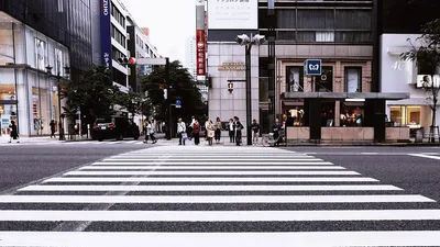 Люди, город, толпа, фото - Новости Zakon.kz от 30.08.2025 18:16