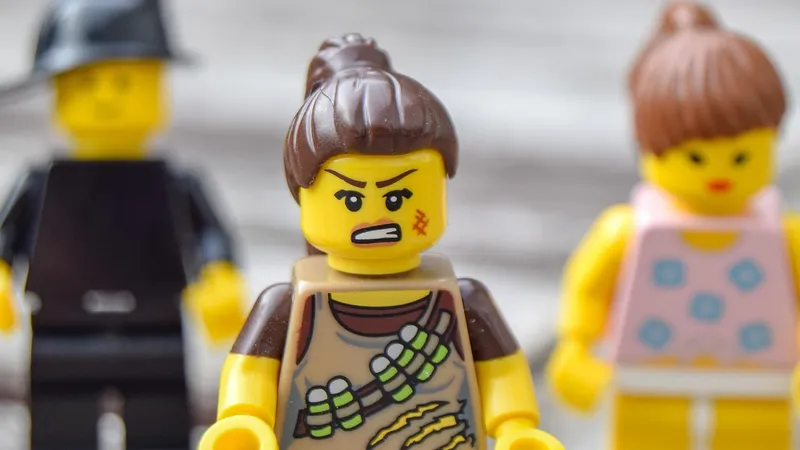 Названы три знака зодиака, которые не любят показывать свои эмоции