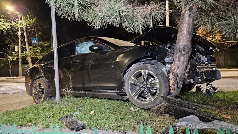 Столкновение двух автомобилей произошло утром в Алматы