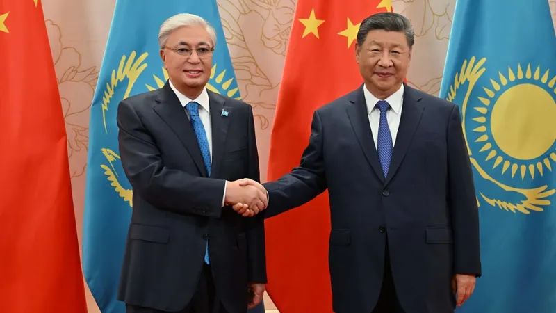 Токаев провел переговоры с председателем КНР Си Цзиньпином
