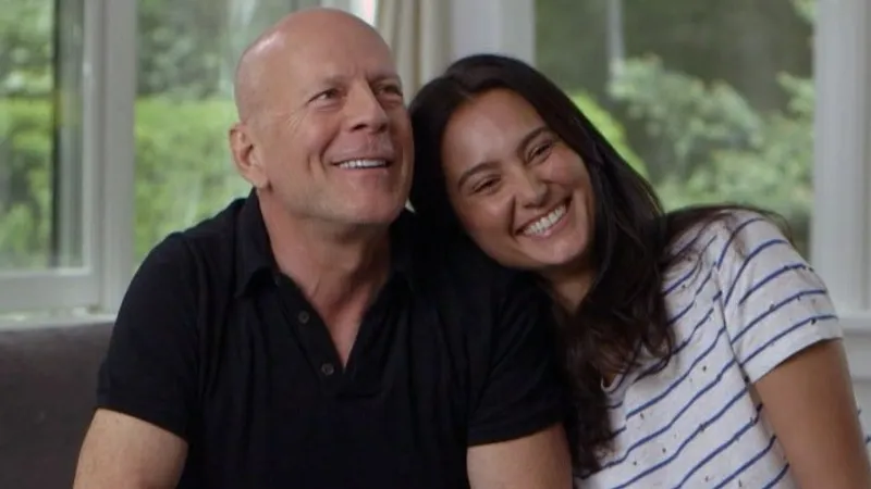 Жена Брюса Уиллиса ответила на критику в свой адрес