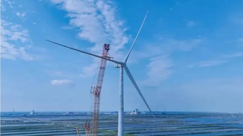 В Китае установили самую мощную ветряную электростанцию высотой в 60 этажей