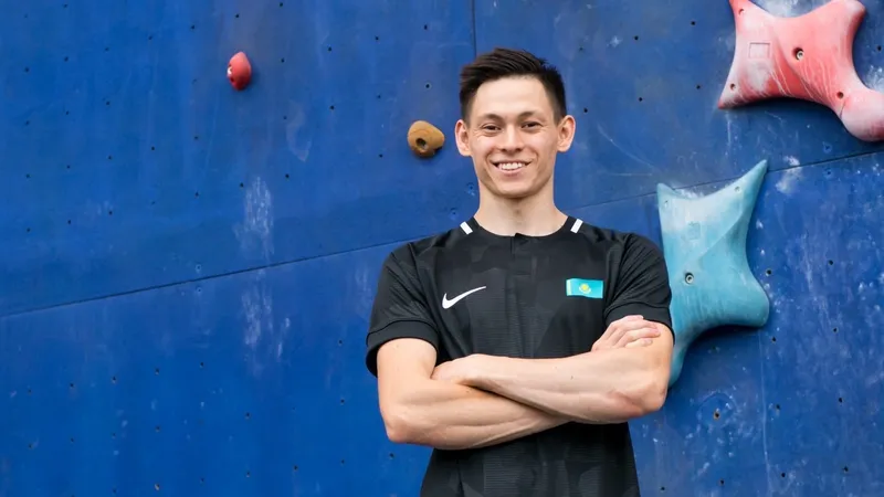 Казахстанец завоевал "золото" на этапе Кубка Азии по скалолазанию