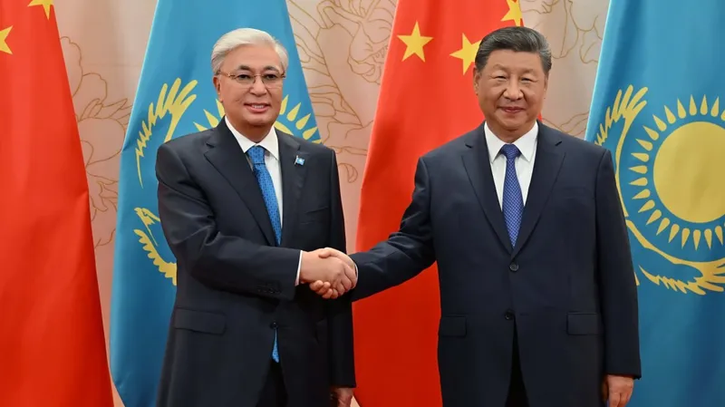 Особое внимание – Си Цзиньпин пригласил Токаева на личный прием