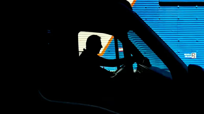 Небезопасные китайские грузовики незаконно ввозили в Казахстан