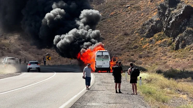 Туристы из Австралии показали "безумную поездку в Казахстан"