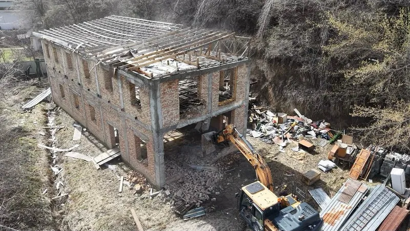 Незаконное строительство в Алматы: более 60 строений пойдут под снос