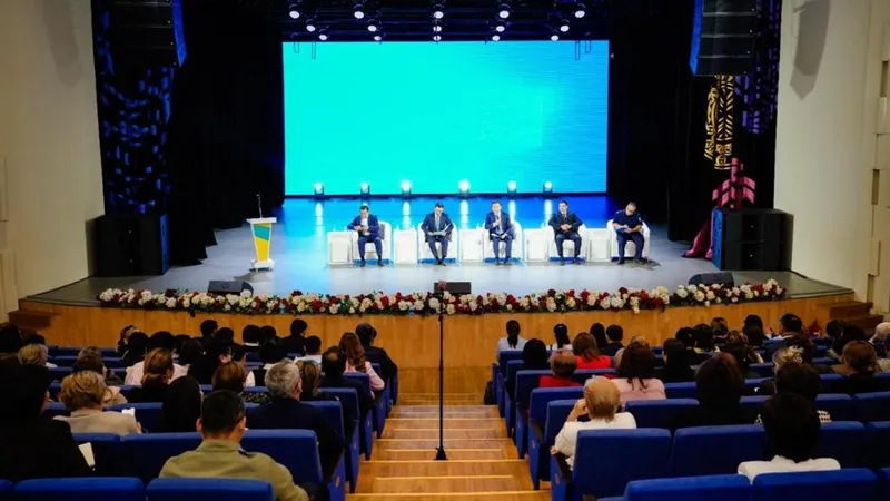 Подростковый буллинг и кибербуллинг: в Астане усилили профилактику в школах