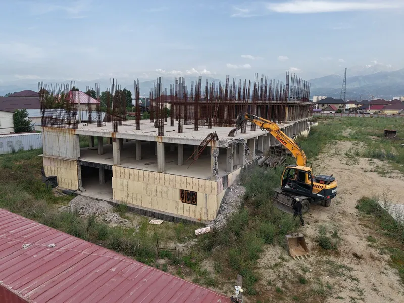 снос дома в горах Алматы, фото - Новости Zakon.kz от 03.09.2025 17:12