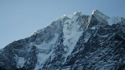 Заснеженные вершины гор, фото - Новости Zakon.kz от 03.09.2025 08:17