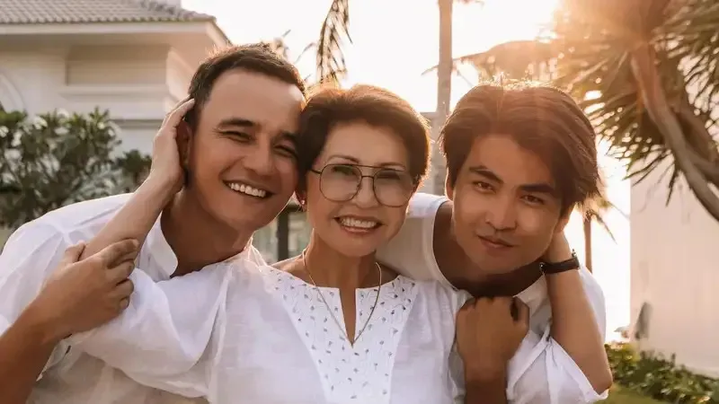 Сын Розы Рымбаевой покорил фанатов философским взглядом на жизнь