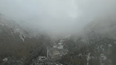 Медео, Медеу, высокогорное урочище, горы, высокогорный спортивный комплекс, осень в горах, первый снег, туман, заморозки, похолодание , сурет - Zakon.kz жаңалық 03.11.2025 15:30