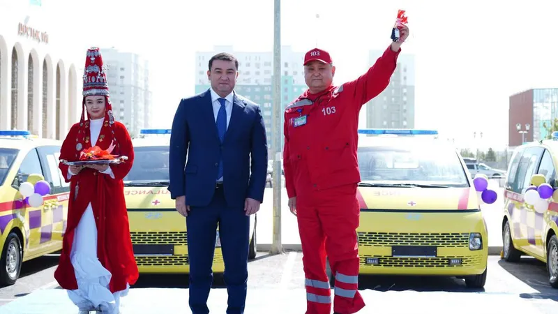 Медицинским организациям Туркестанской области передано 60 автомобилей скорой помощи