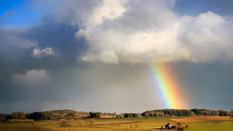 Прогноз погоды на 6-8 сентября: дожди в Астане, жара в Шымкенте и Алматы