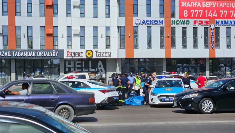 место ДТП в Алматы, фото - Новости Zakon.kz от 05.09.2025 11:42
