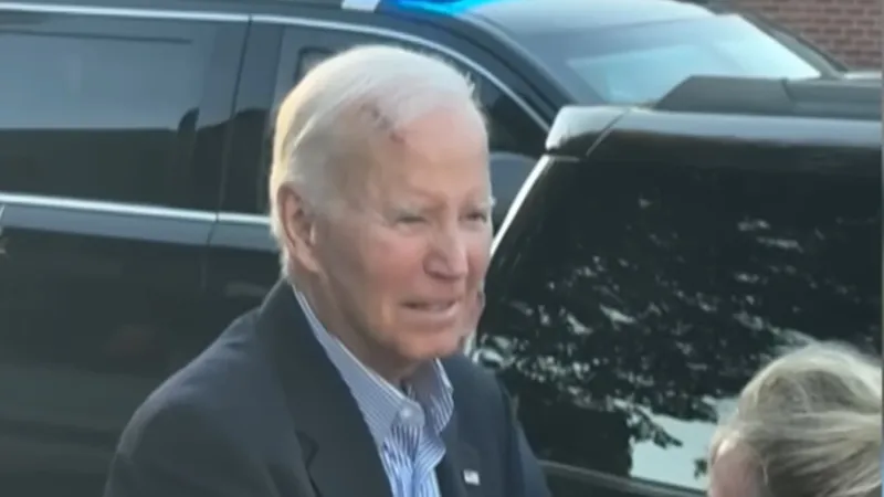 Борющегося с раком экс-президента США Байдена заметили с большим шрамом на голове