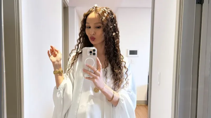 "Мы все такие": супруга Нуртаса повеселила поклонников роликом про ремонт в своей квартире