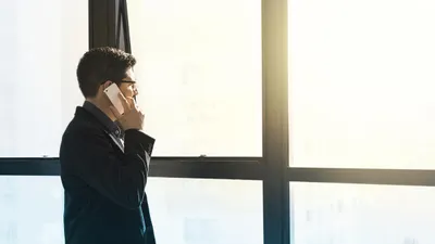 Телефон, разговор, город, фото - Новости Zakon.kz от 05.09.2025 08:21