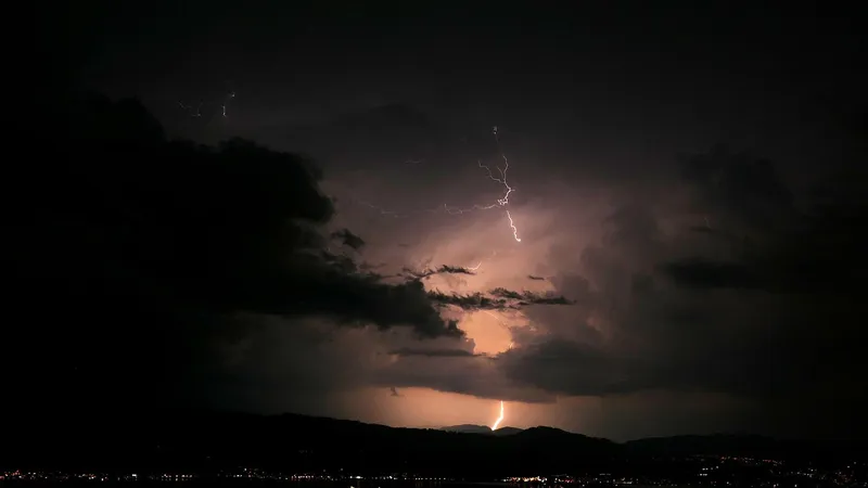 Дожди с грозами, град и усиление ветра: синоптики рассказали о погоде на 7 сентября