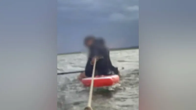 Унесло течением: на реке Тобол спасли двух человек