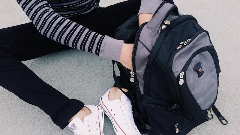 Безопасный для спины: каким должен быть рюкзак школьника
