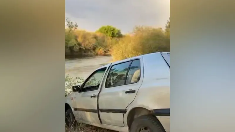 Автомобиль жителя Актобе чуть не "уплыл" в реку