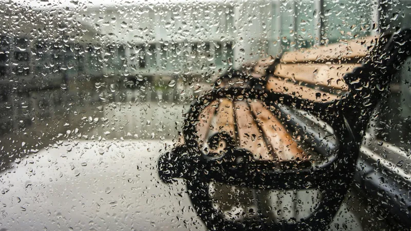 На Казахстан надвигается циклон с дождями и заморозками